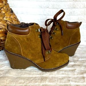 White Mountain Liberty Wedge 7